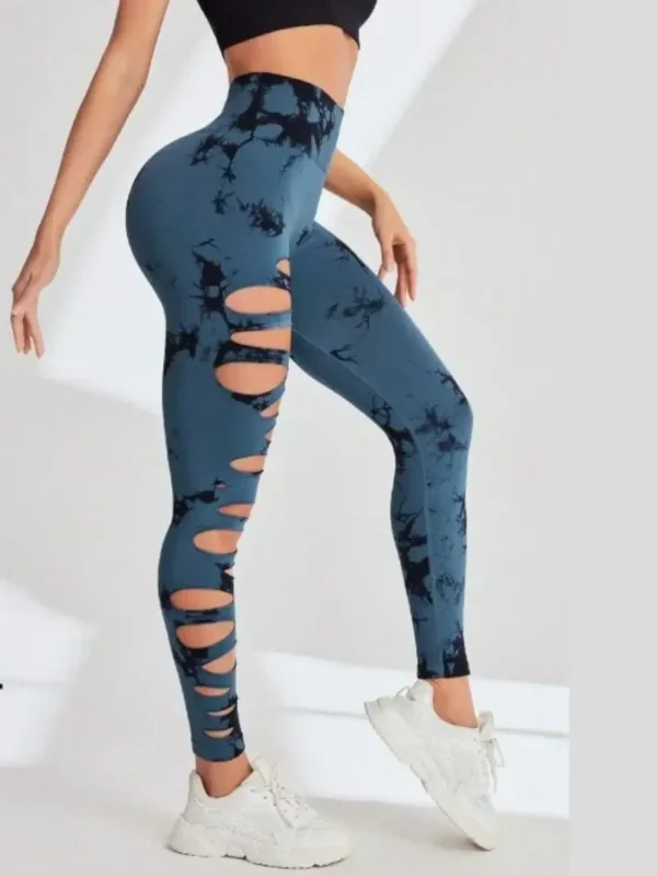 leggins con abertura en una pierna