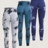 leggins con abertura en una pierna